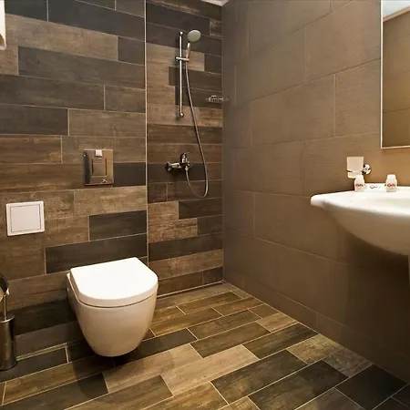 Expo Szálloda 3*